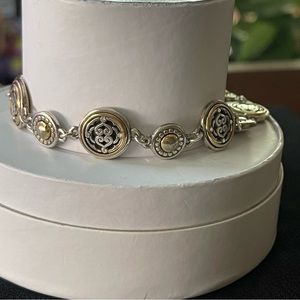 Two-tone bracelet. Size L/XL.